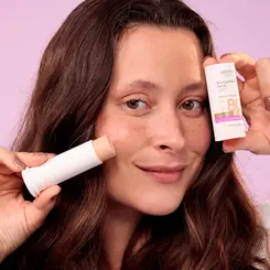 PROTETOR SOLAR FACIAL LABOTRAT EM STICK - COR CLARA FPS 80 15G